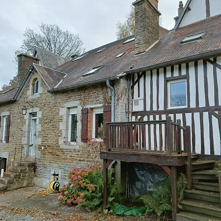 Bed & Breakfast Maison La Motte With Bicycle Parking Saint-Hilaire-du-Harcouët